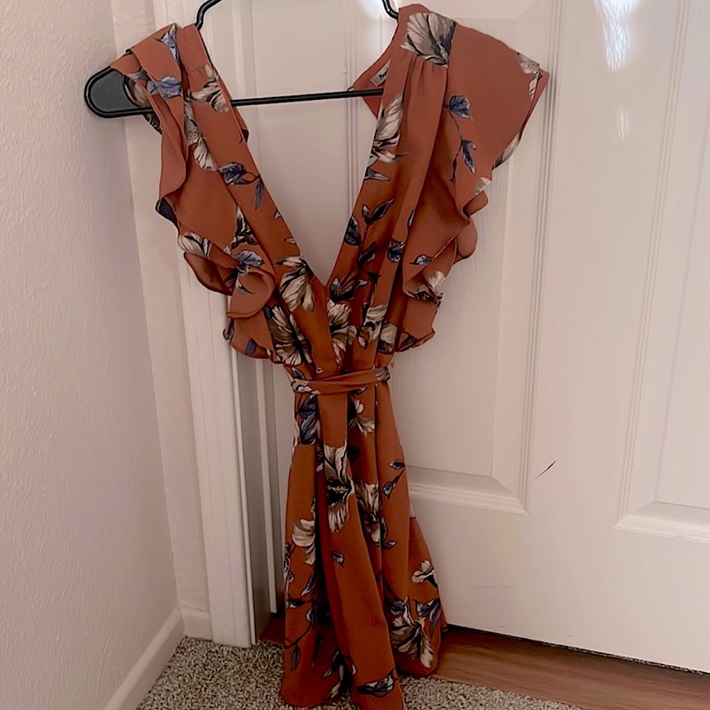 🧡 Adorable flirty floral Dress - Picture 2 of 2